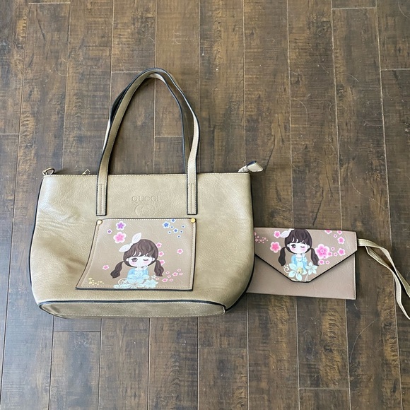 Designer Purse with matching wristlet - Picture 3 of 9